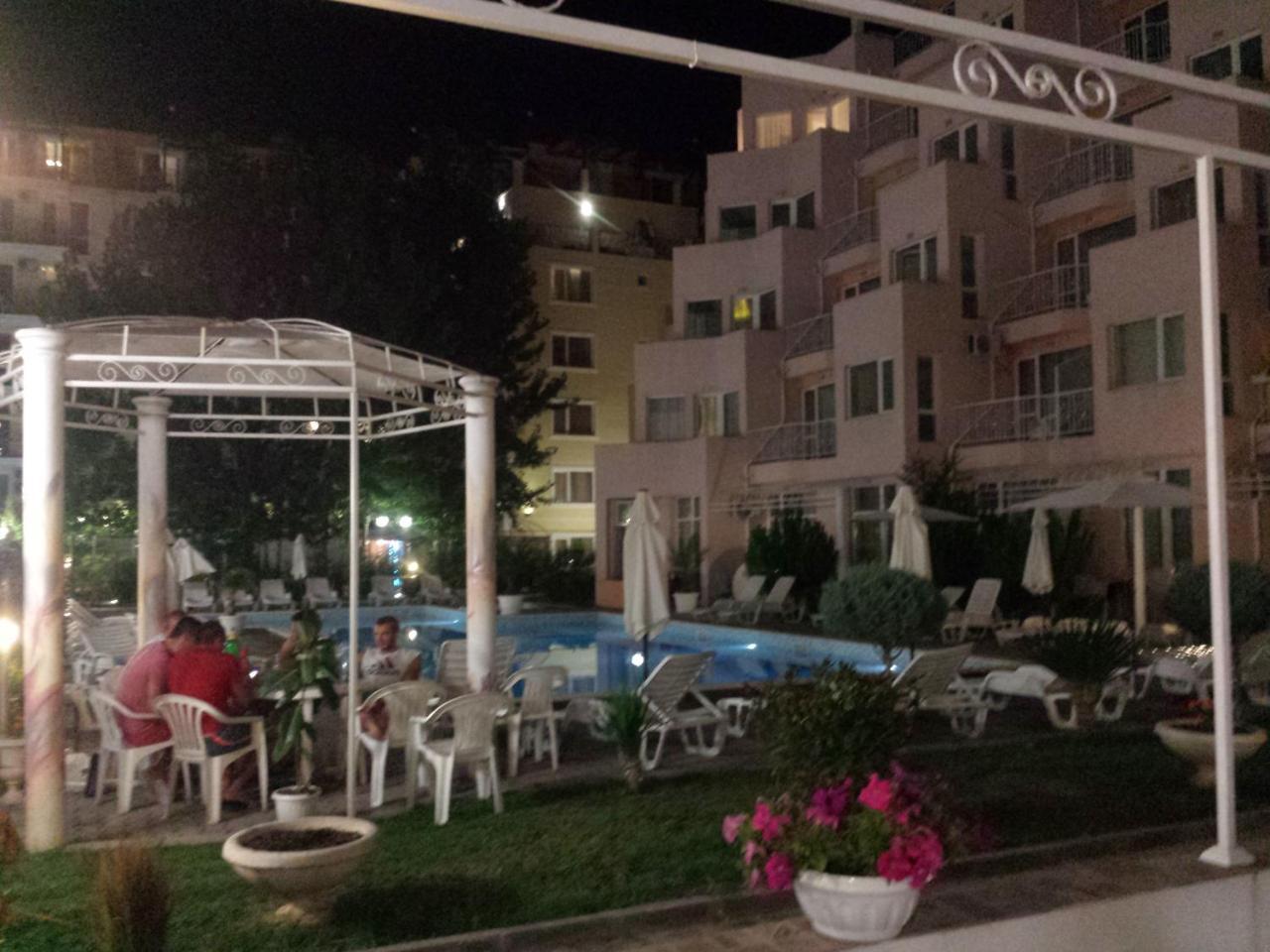 Vanilla Garden Apartments Pantai Sunny Luaran gambar
