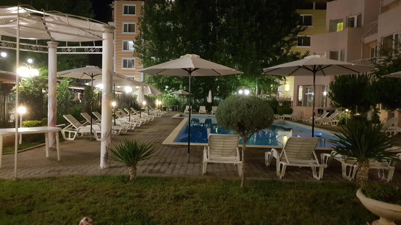 Vanilla Garden Apartments Pantai Sunny Luaran gambar