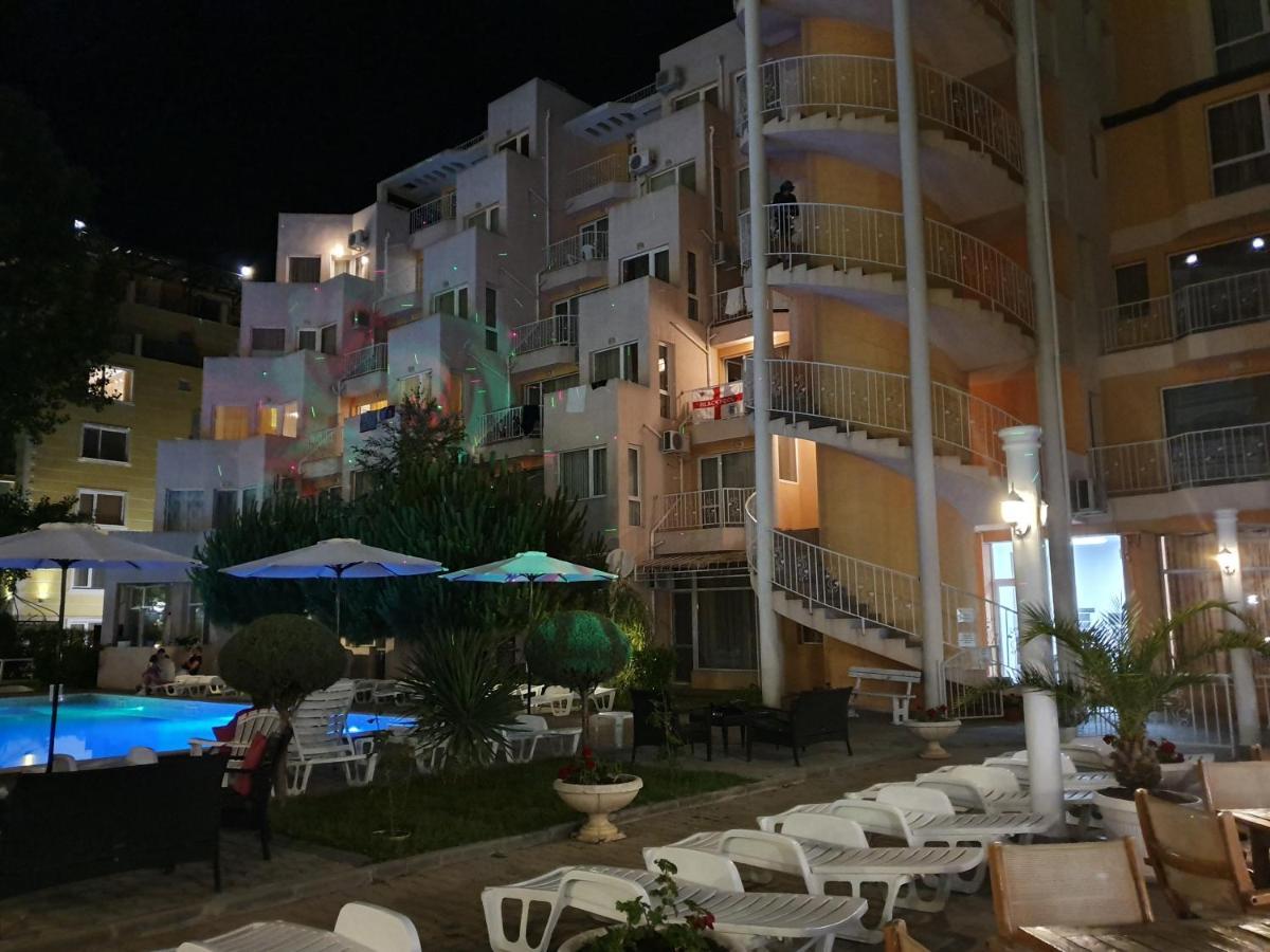 Vanilla Garden Apartments Pantai Sunny Luaran gambar