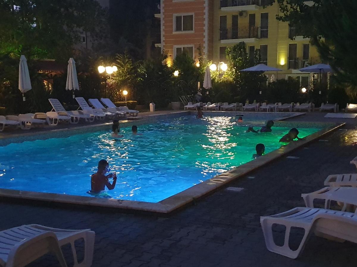 Vanilla Garden Apartments Pantai Sunny Luaran gambar